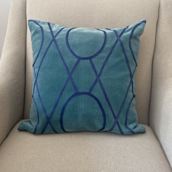 Urban Barn Decorative Pillow Cover and Insert in Teal Blue - Picture 1 of 4